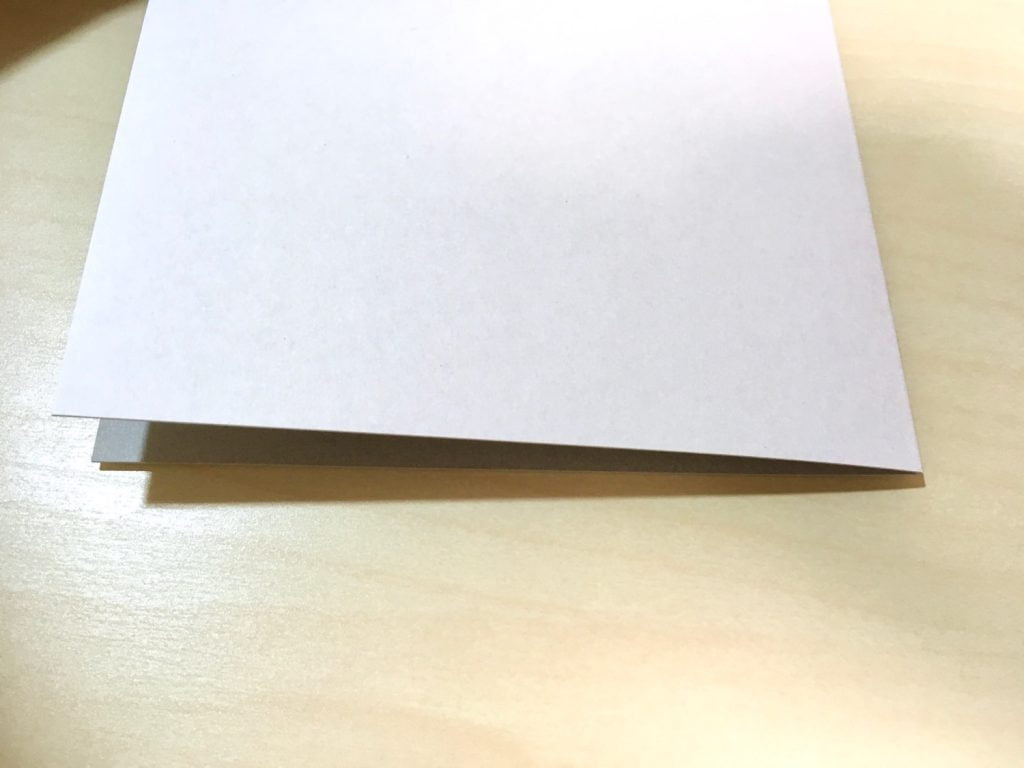 厚紙を折ったところ