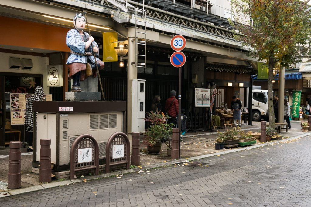 テレビアニメ「氷菓」聖地巡礼飛騨高山の本町2町目付近