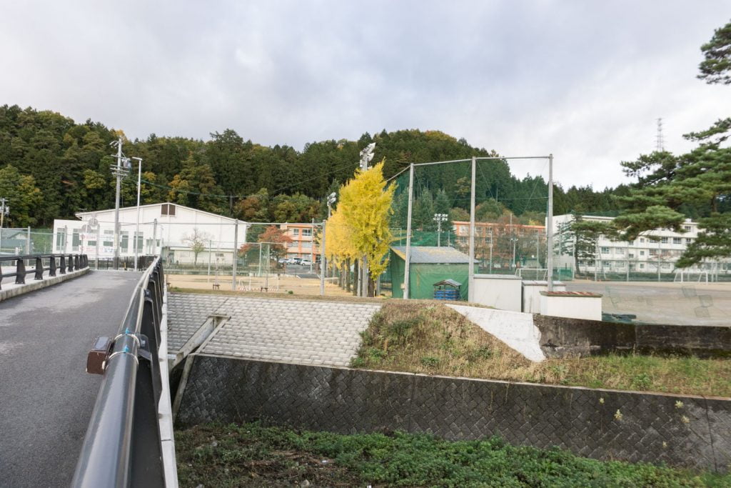 テレビアニメ「氷菓」聖地巡礼飛騨高山の斐太高校外観