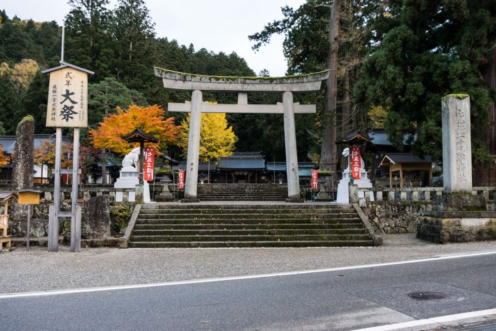 テレビアニメ「氷菓」聖地巡礼飛騨一宮水無神社