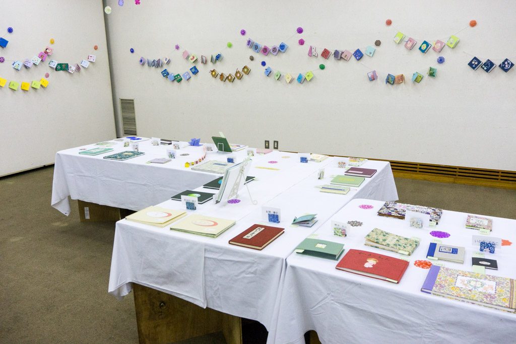 第39回八王子市図書館「手づくりの本展」会場内風景