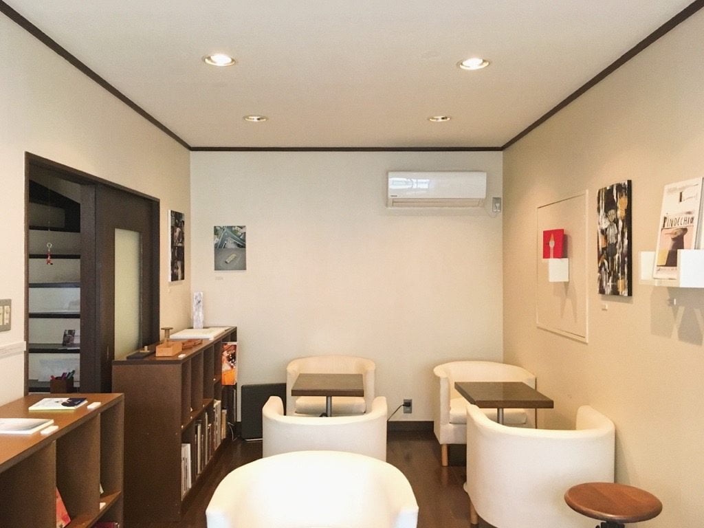 Pinocchio展MOTOYA Book・Cafe・Gallery店内