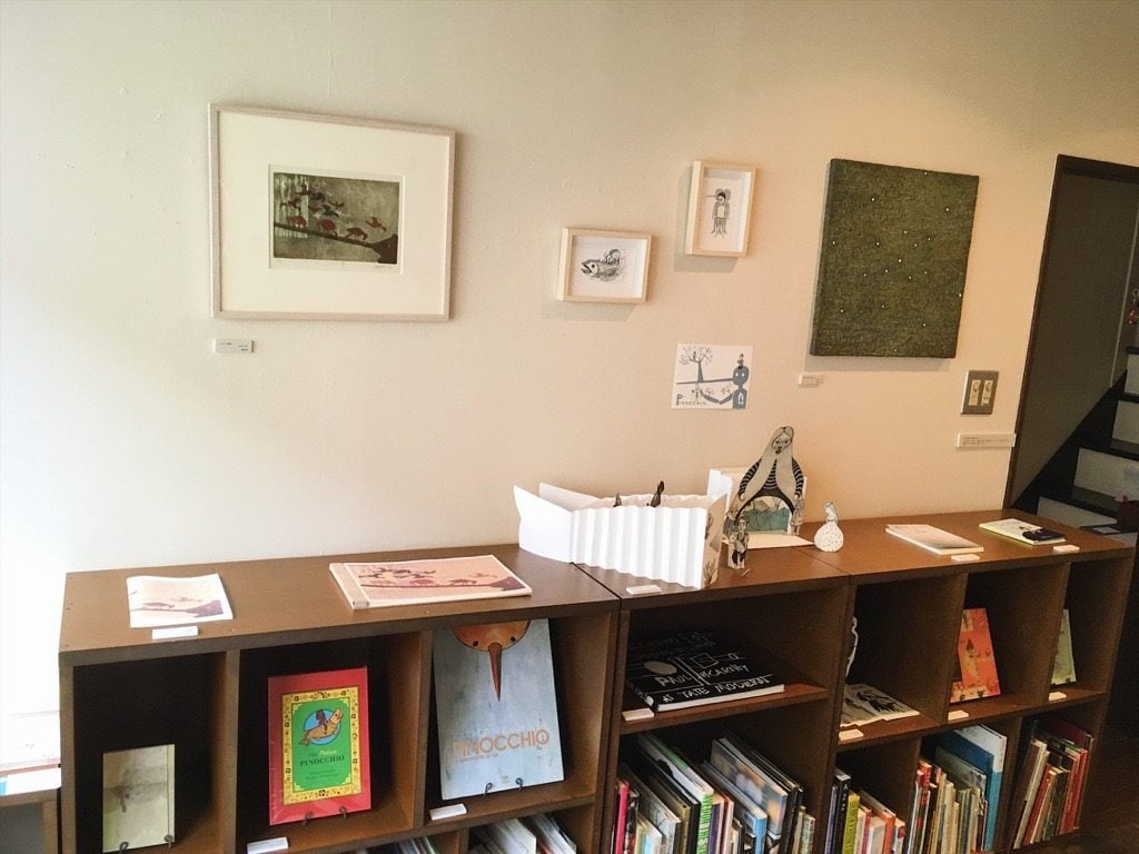 Pinocchio展MOTOYA Book・Cafe・Gallery店内