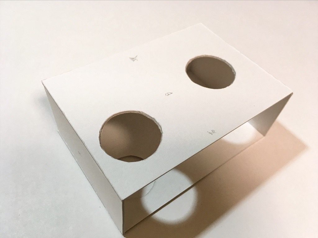 一文物語手製本「ポケットに入る宇宙の万華鏡」BOXの箱のパーツを貼り合わせ